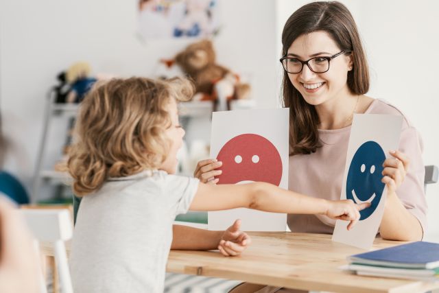 Emotion emoticons used by a psychologist during a therapy session with a child with an autism spectrum disorder